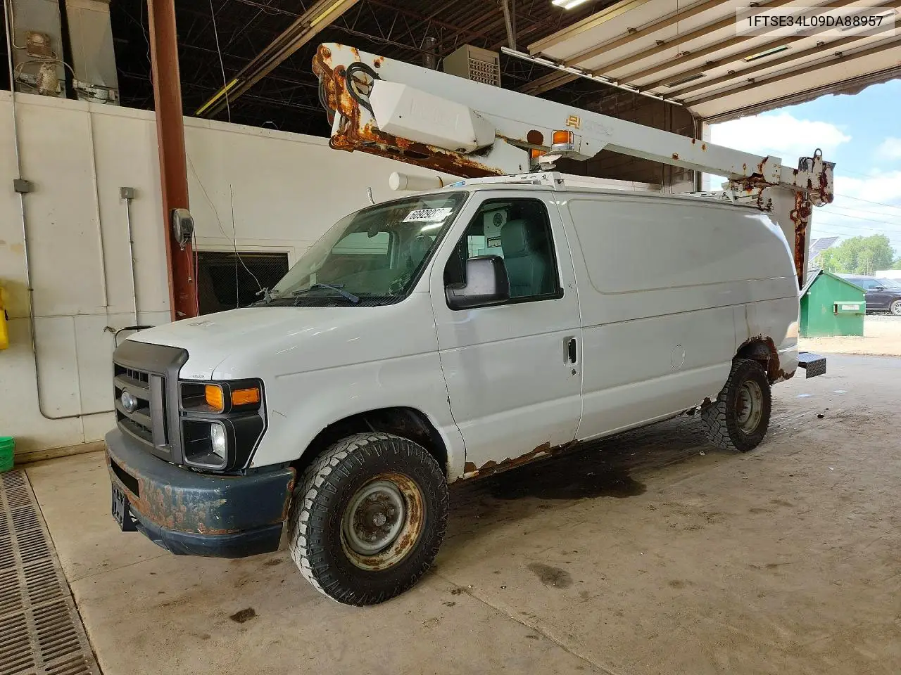 2009 Ford E350 Van With Bucket Lift VIN: 1FTSE34L09DA88957 Lot: 60929266