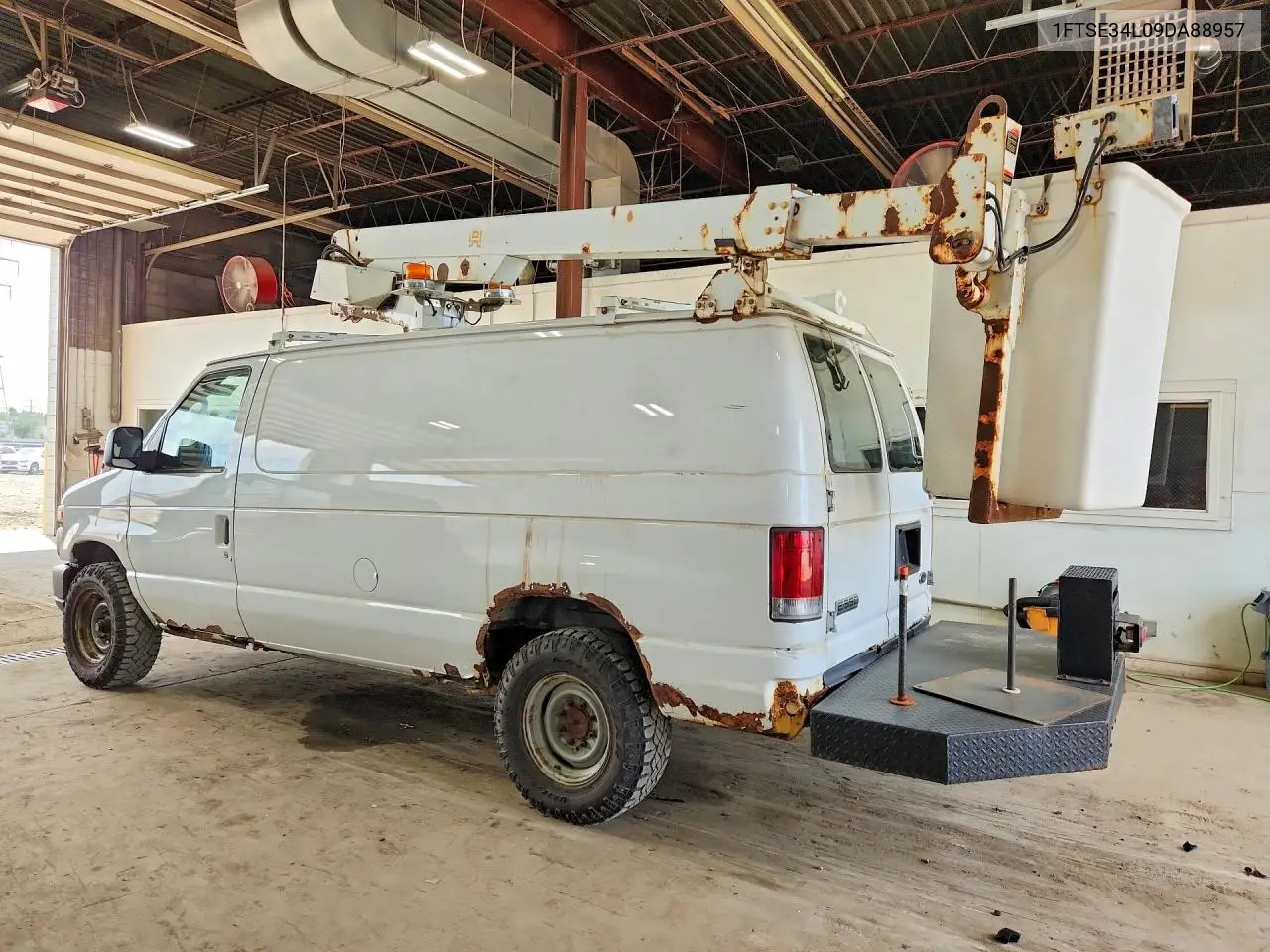 2009 Ford E350 Van With Bucket Lift VIN: 1FTSE34L09DA88957 Lot: 60929266