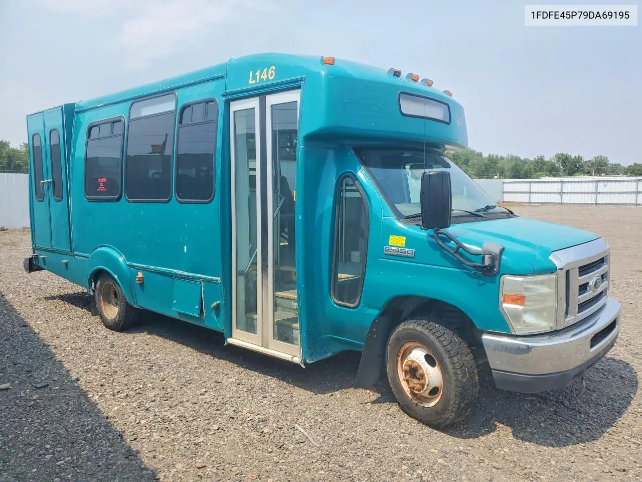 2009 Ford Econoline E450 Super Duty Cutaway Van VIN: 1FDFE45P79DA69195 Lot: 61157056