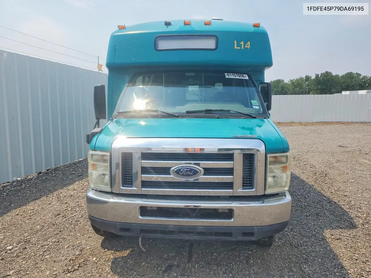 2009 Ford Econoline E450 Super Duty Cutaway Van VIN: 1FDFE45P79DA69195 Lot: 61157056