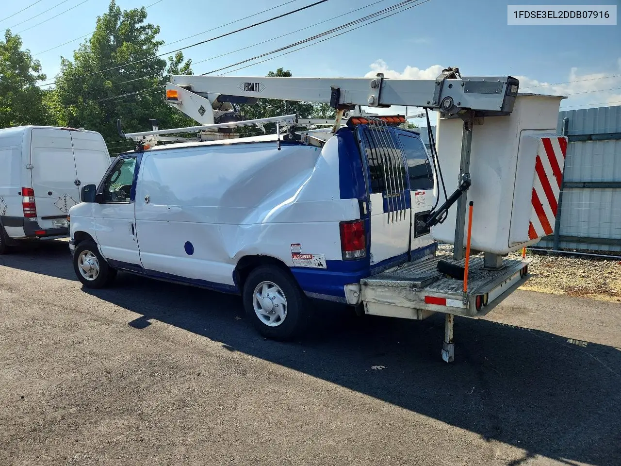 2013 Ford E350 Van With Bucket Lift VIN: 1FDSE3EL2DDB07916 Lot: 58423546