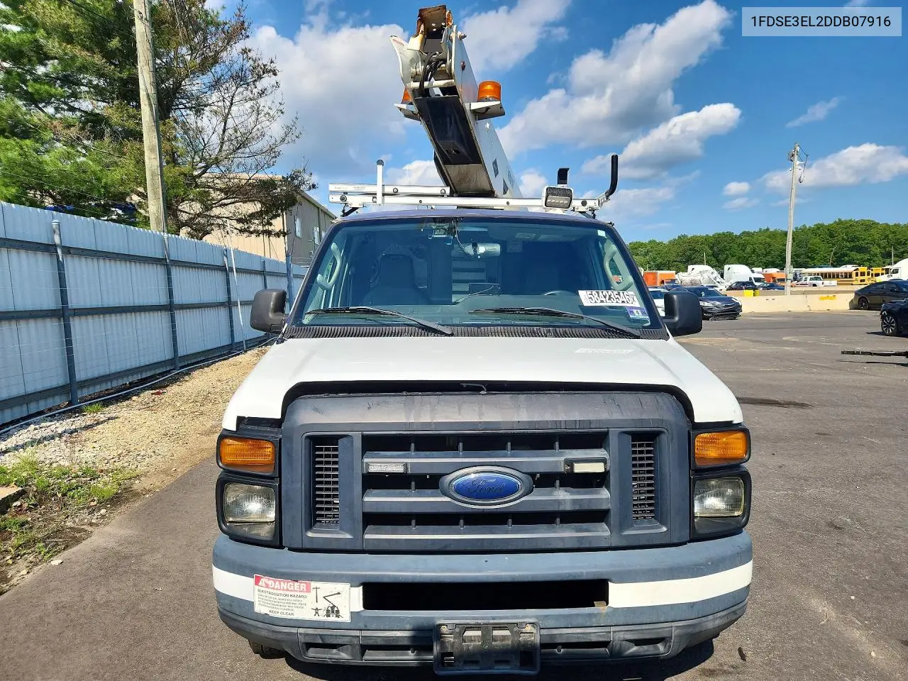 2013 Ford E350 Van With Bucket Lift VIN: 1FDSE3EL2DDB07916 Lot: 58423546