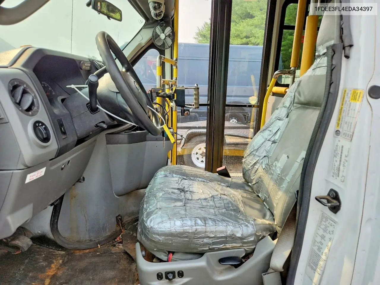 2014 Ford Econoline E350 Super Duty Cutaway Van VIN: 1FDEE3FL4EDA34397 Lot: 61370706