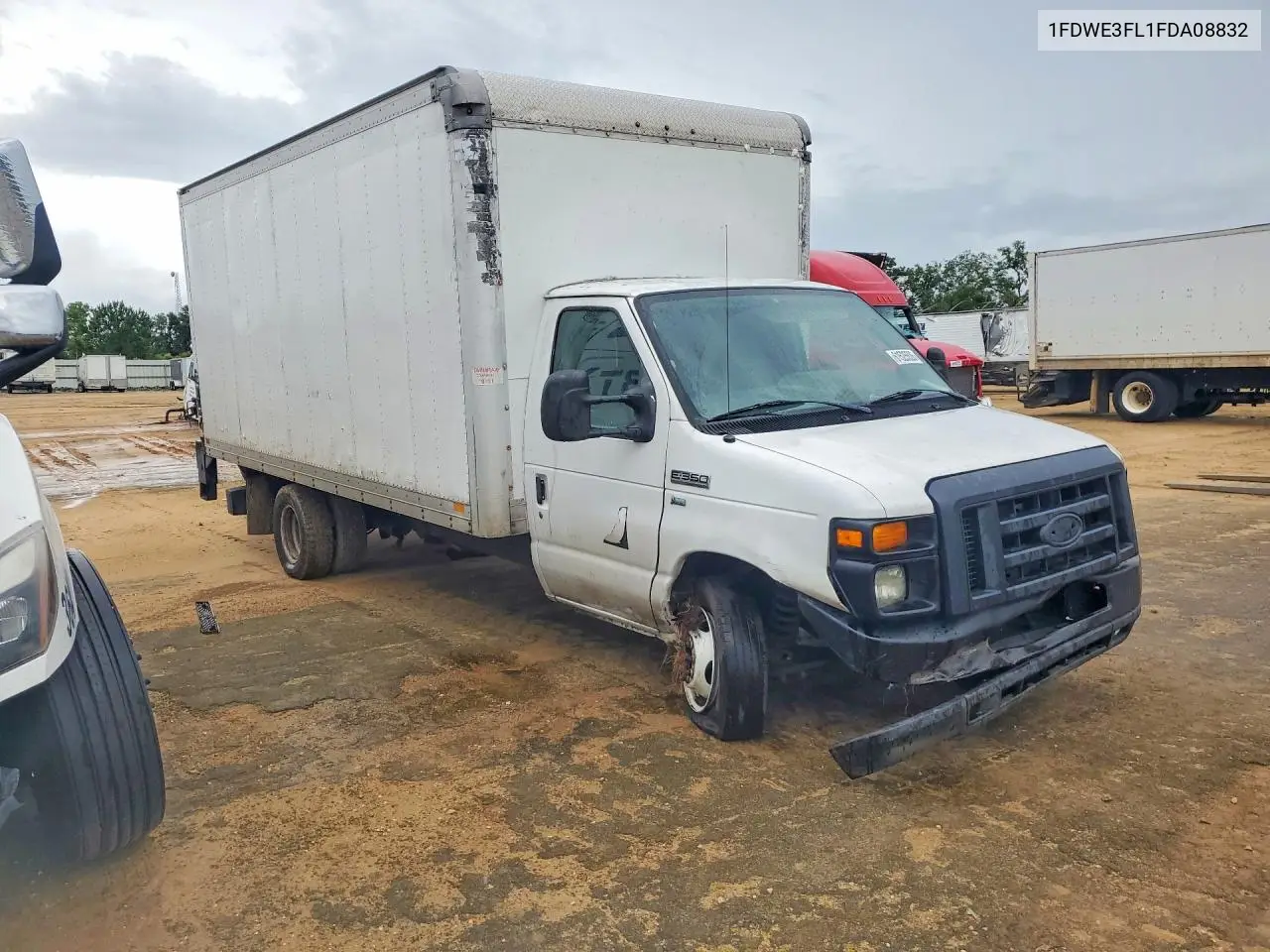 2015 Ford Econoline E350 Super Duty Cutaway Van VIN: 1FDWE3FL1FDA08832 Lot: 61525526