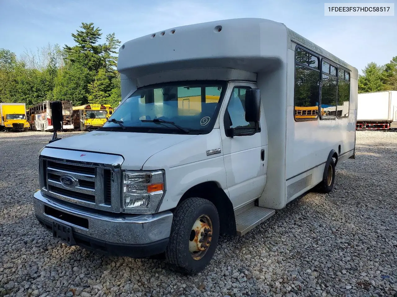 2017 Ford Econoline E350 Super Duty Cutaway Van VIN: 1FDEE3FS7HDC58517 Lot: 56882886