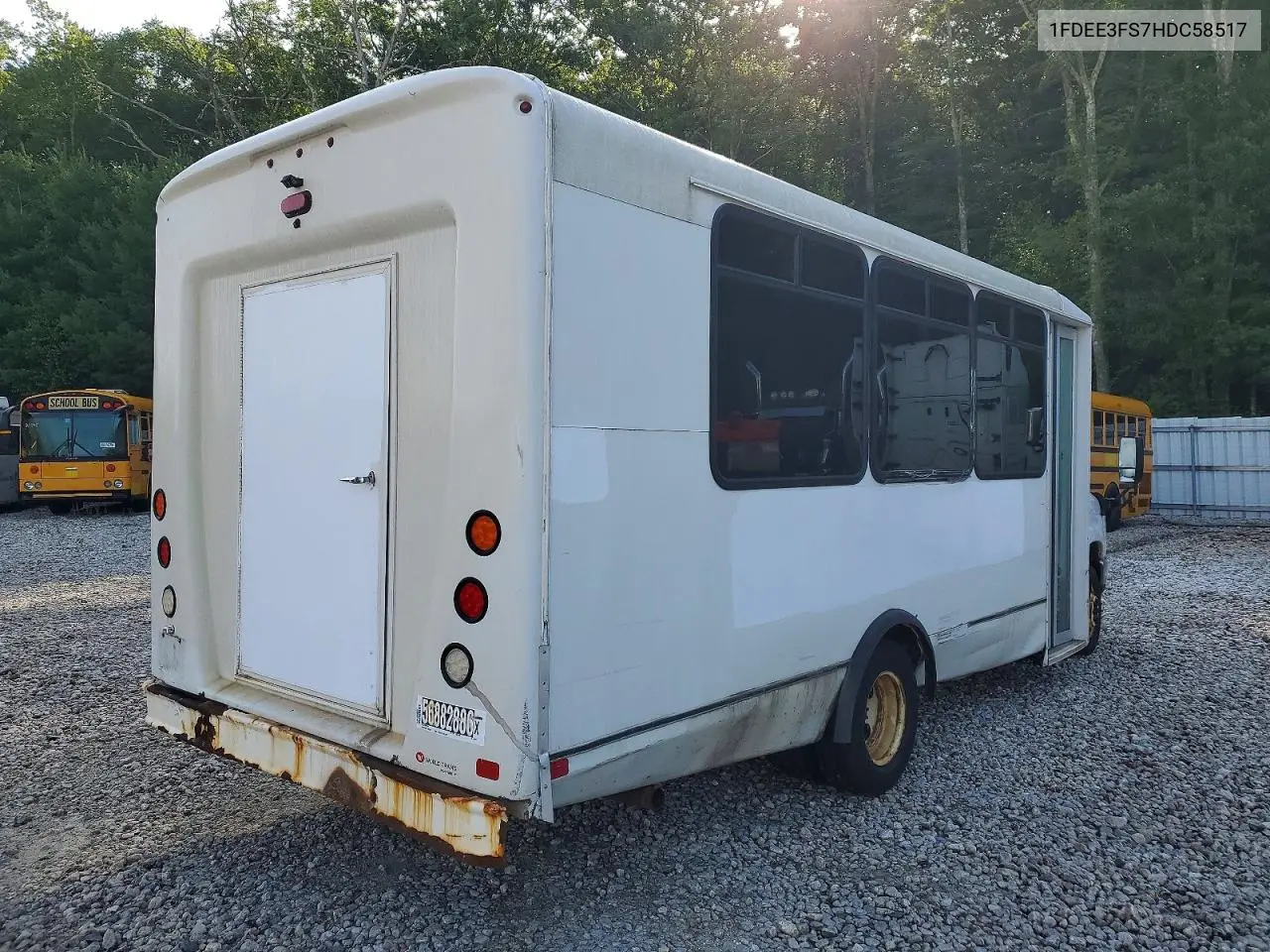 2017 Ford Econoline E350 Super Duty Cutaway Van VIN: 1FDEE3FS7HDC58517 Lot: 56882886