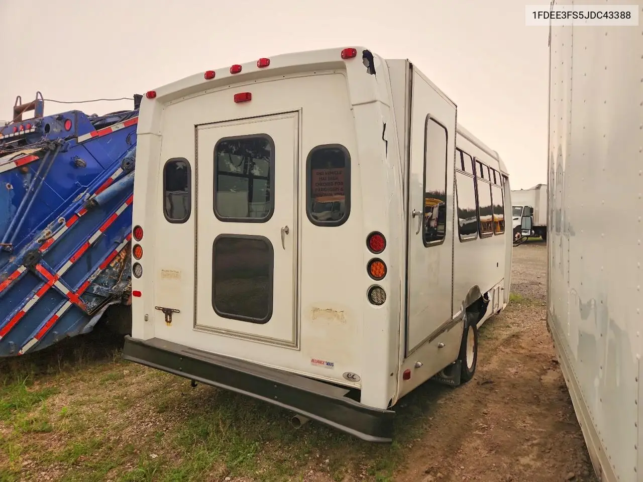2018 Ford Econoline E350 Super Duty Cutaway Van VIN: 1FDEE3FS5JDC43388 Lot: 59683066