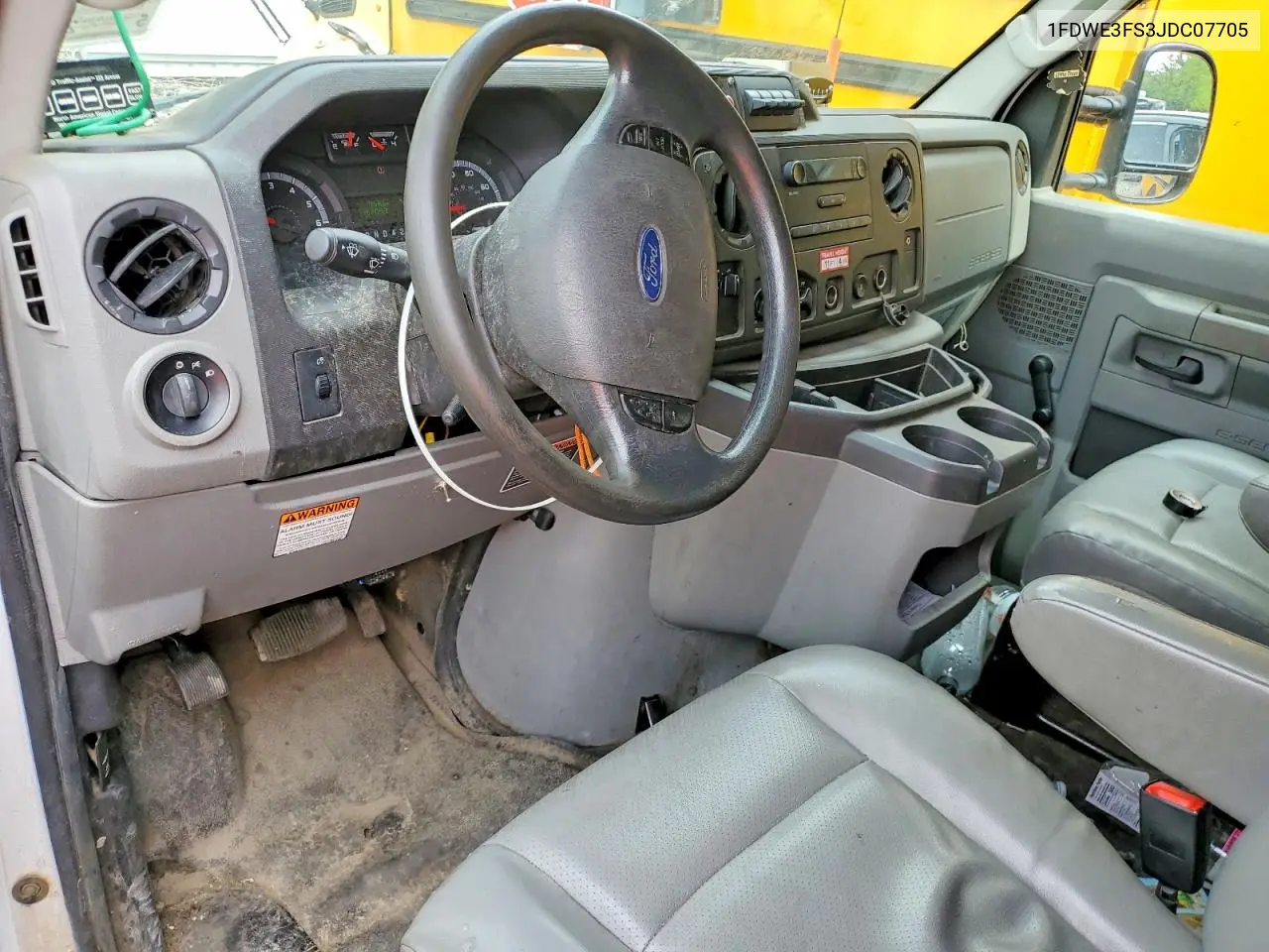 2018 Ford Econoline E350 Super Duty Cutaway Van VIN: 1FDWE3FS3JDC07705 Lot: 61138476