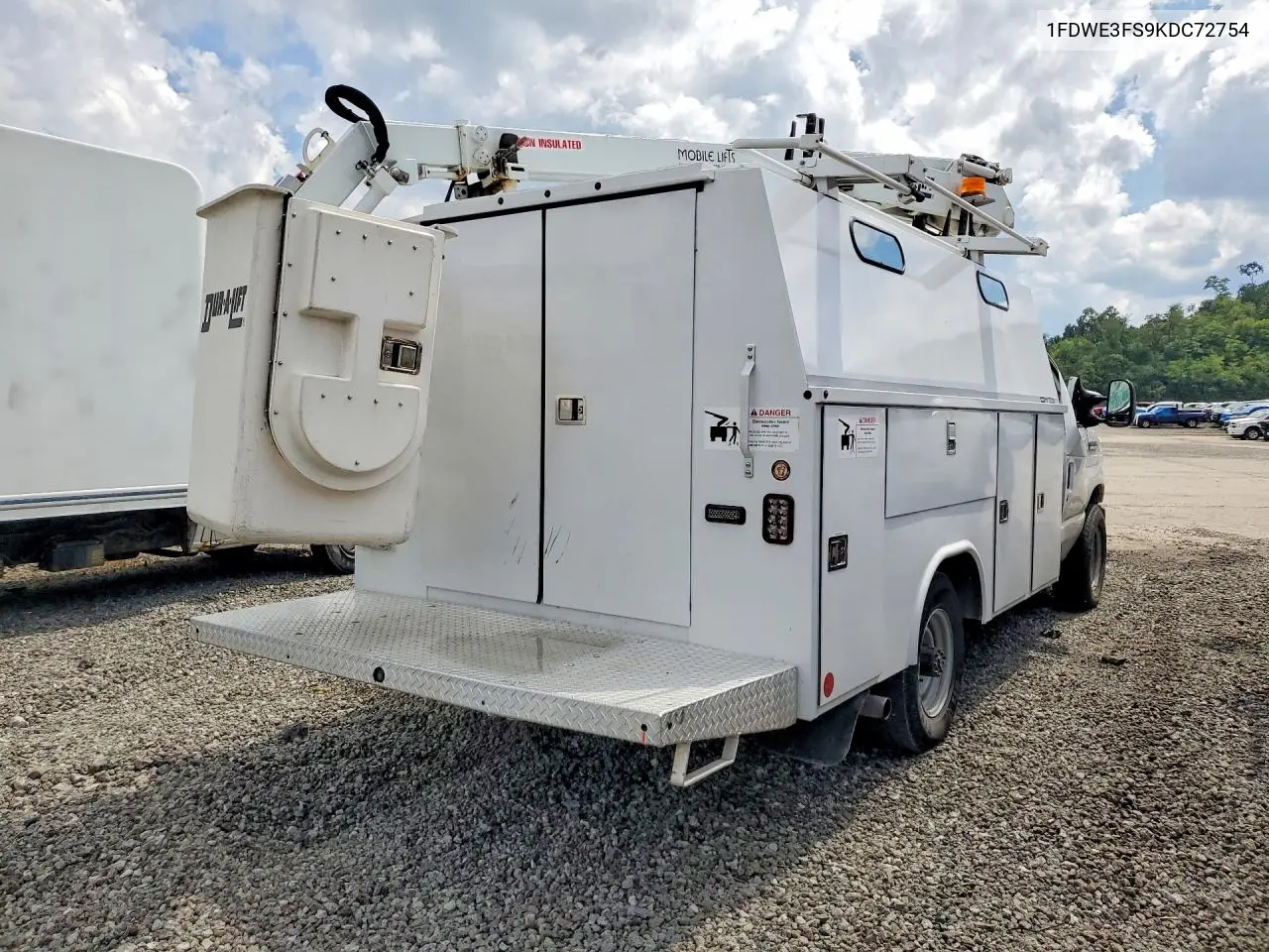 2019 Ford E350 Bucket Truck VIN: 1FDWE3FS9KDC72754 Lot: 59352026