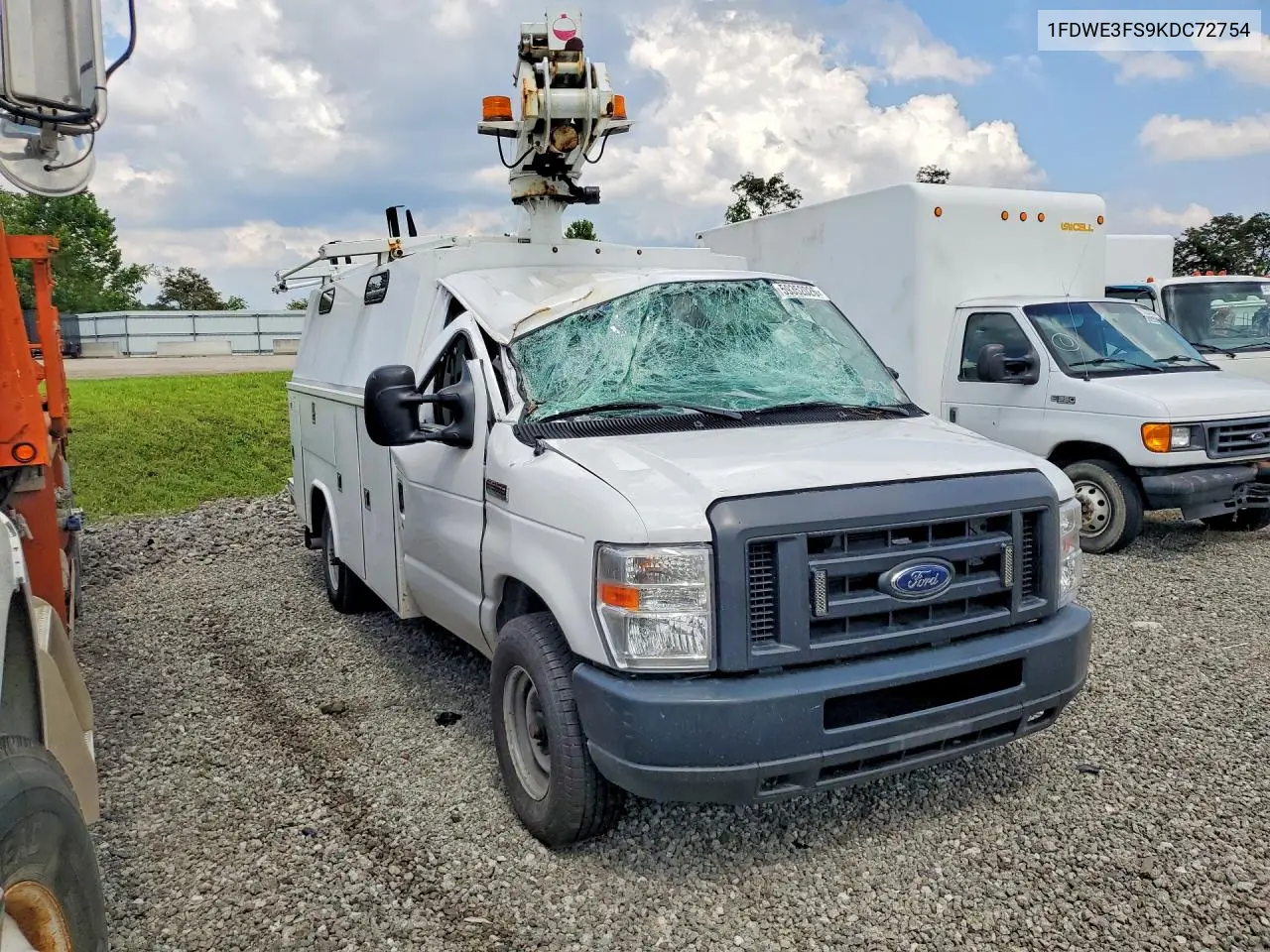 2019 Ford E350 Bucket Truck VIN: 1FDWE3FS9KDC72754 Lot: 59352026