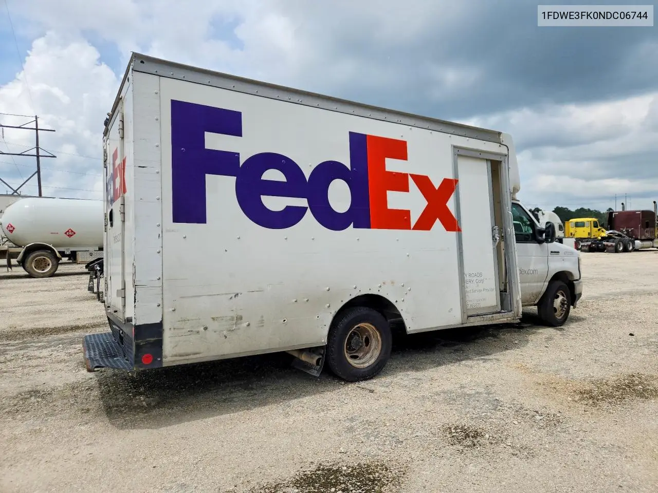 2022 Ford E350 Delivery Truck VIN: 1FDWE3FK0NDC06744 Lot: 55583116