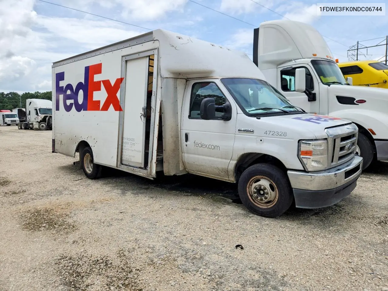 2022 Ford E350 Delivery Truck VIN: 1FDWE3FK0NDC06744 Lot: 55583116