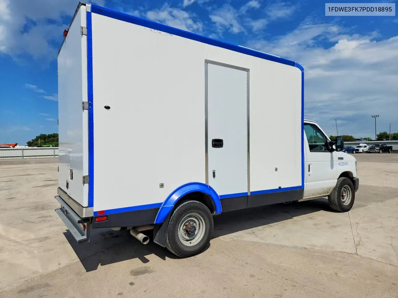 2023 Ford E350 Refrigerated Box Truck VIN: 1FDWE3FK7PDD18895 Lot: 60671756