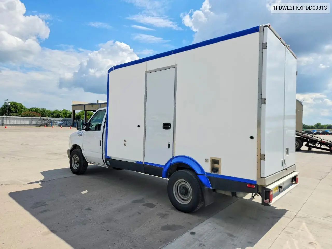 2023 Ford E350 Refrigerated Box Truck VIN: 1FDWE3FKXPDD00813 Lot: 60671826