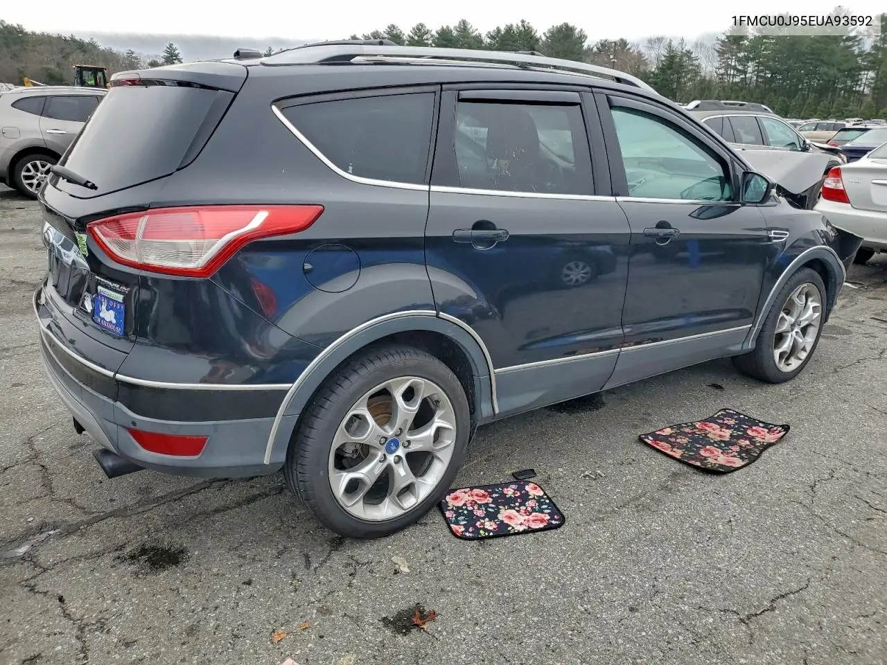 1FMCU0J95EUA93592 2014 Ford Escape Titanium