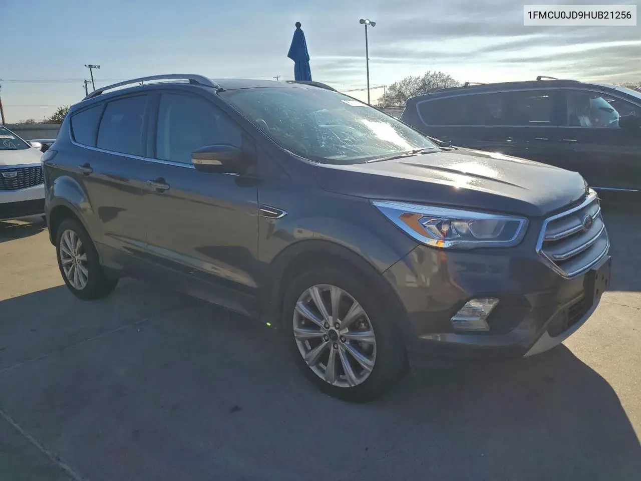 1FMCU0JD9HUB21256 2017 Ford Escape Titanium
