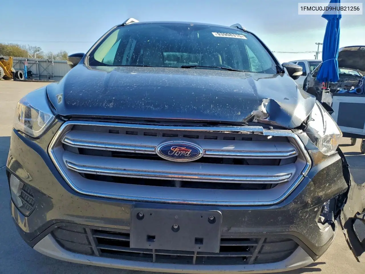1FMCU0JD9HUB21256 2017 Ford Escape Titanium