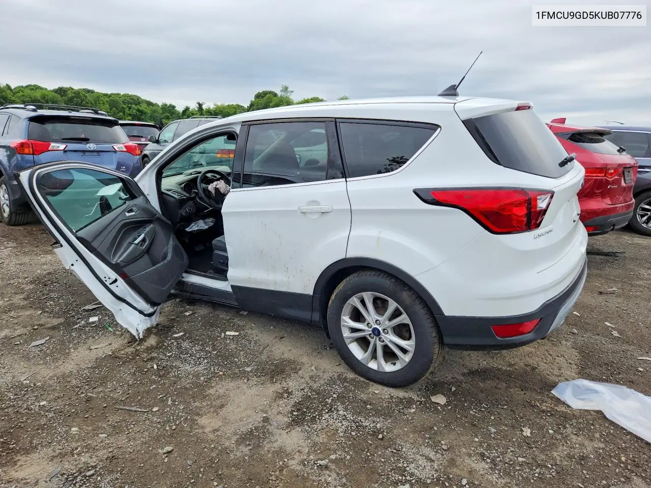 1FMCU9GD5KUB07776 2019 Ford Escape Se