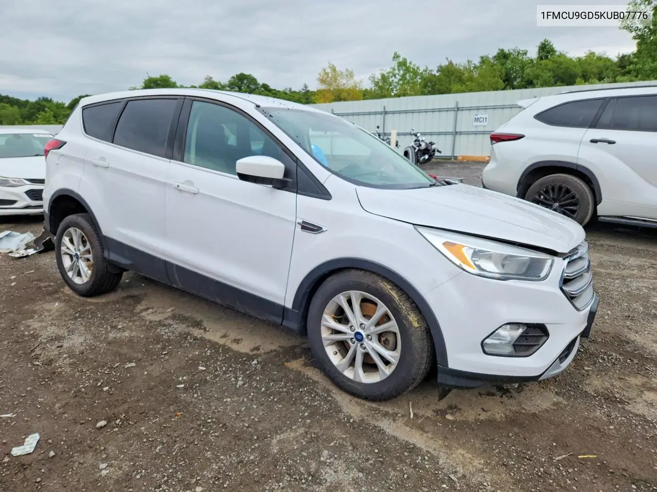 1FMCU9GD5KUB07776 2019 Ford Escape Se