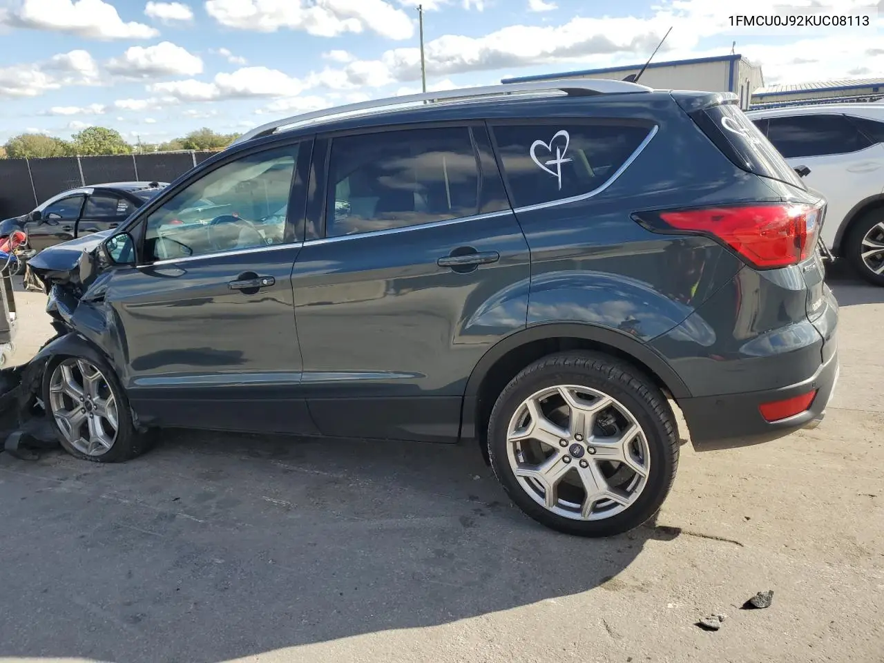 1FMCU0J92KUC08113 2019 Ford Escape Titanium