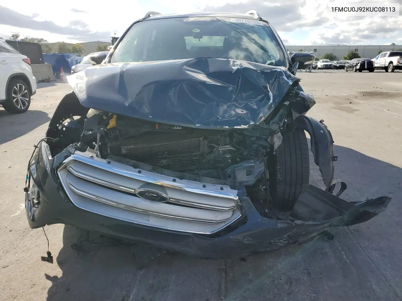 1FMCU0J92KUC08113 2019 Ford Escape Titanium