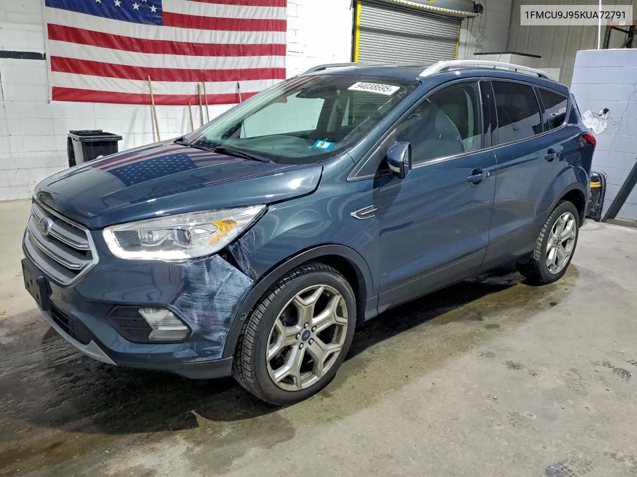 1FMCU9J95KUA72791 2019 Ford Escape Titanium