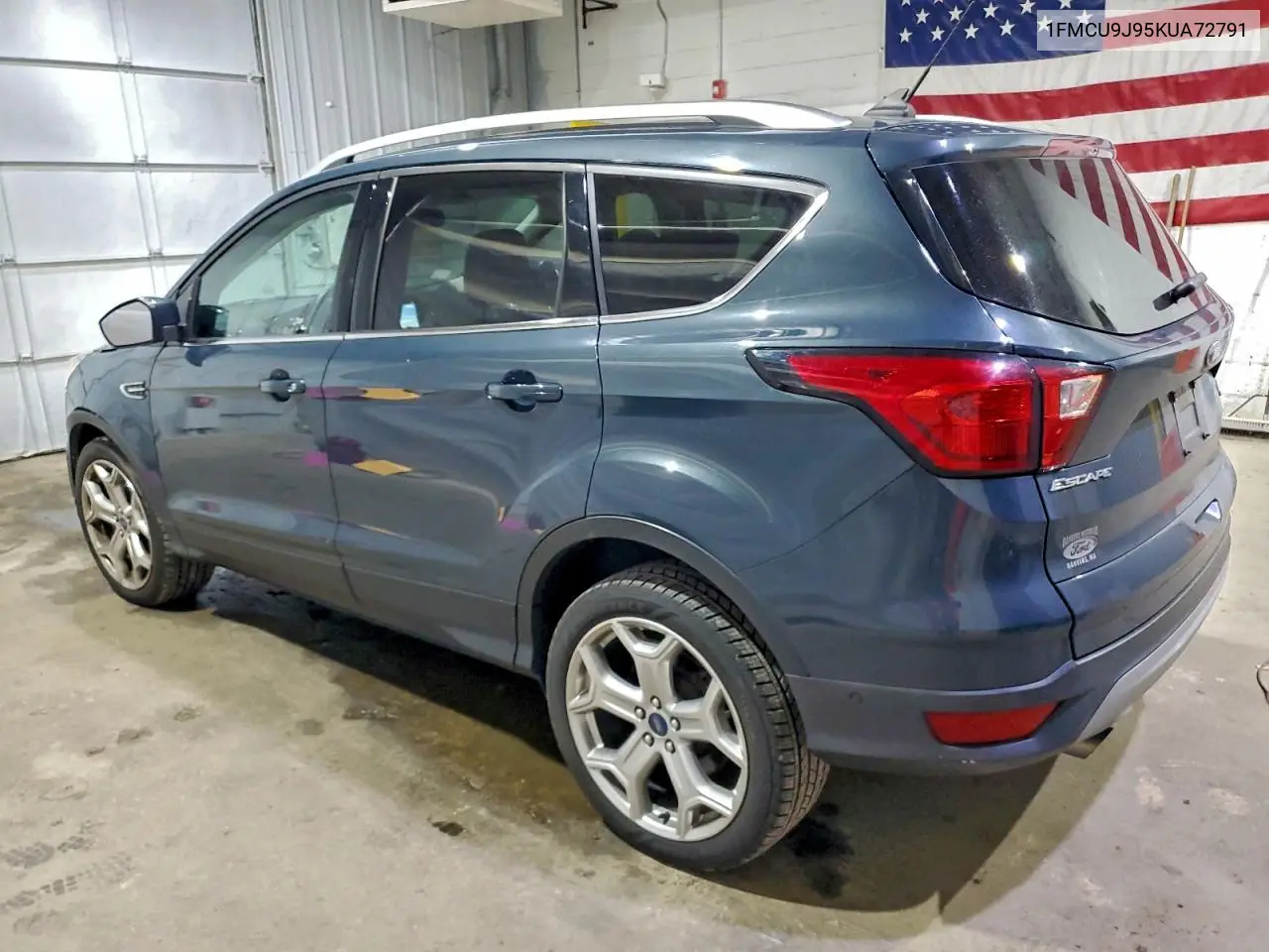 1FMCU9J95KUA72791 2019 Ford Escape Titanium