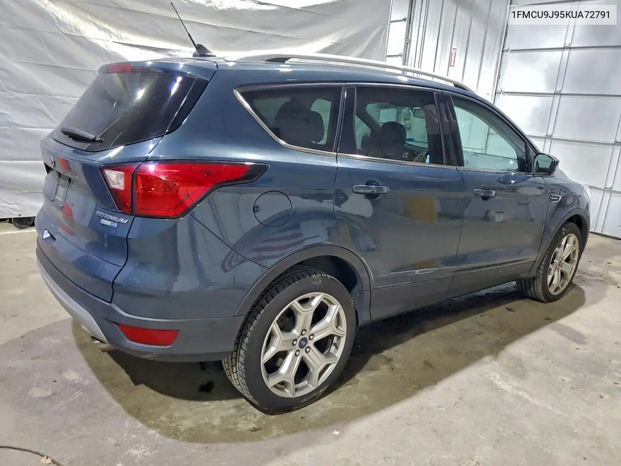1FMCU9J95KUA72791 2019 Ford Escape Titanium