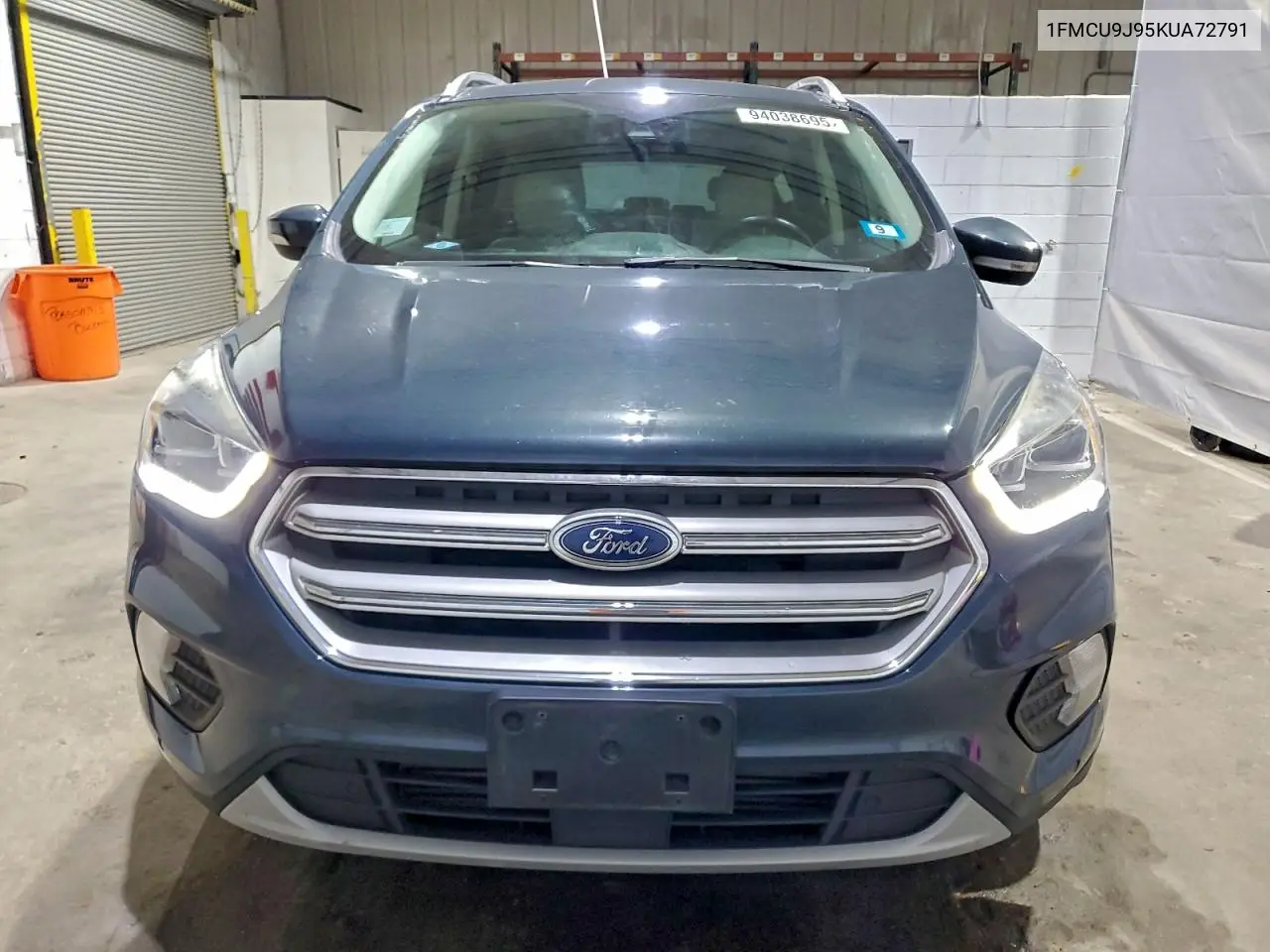 1FMCU9J95KUA72791 2019 Ford Escape Titanium