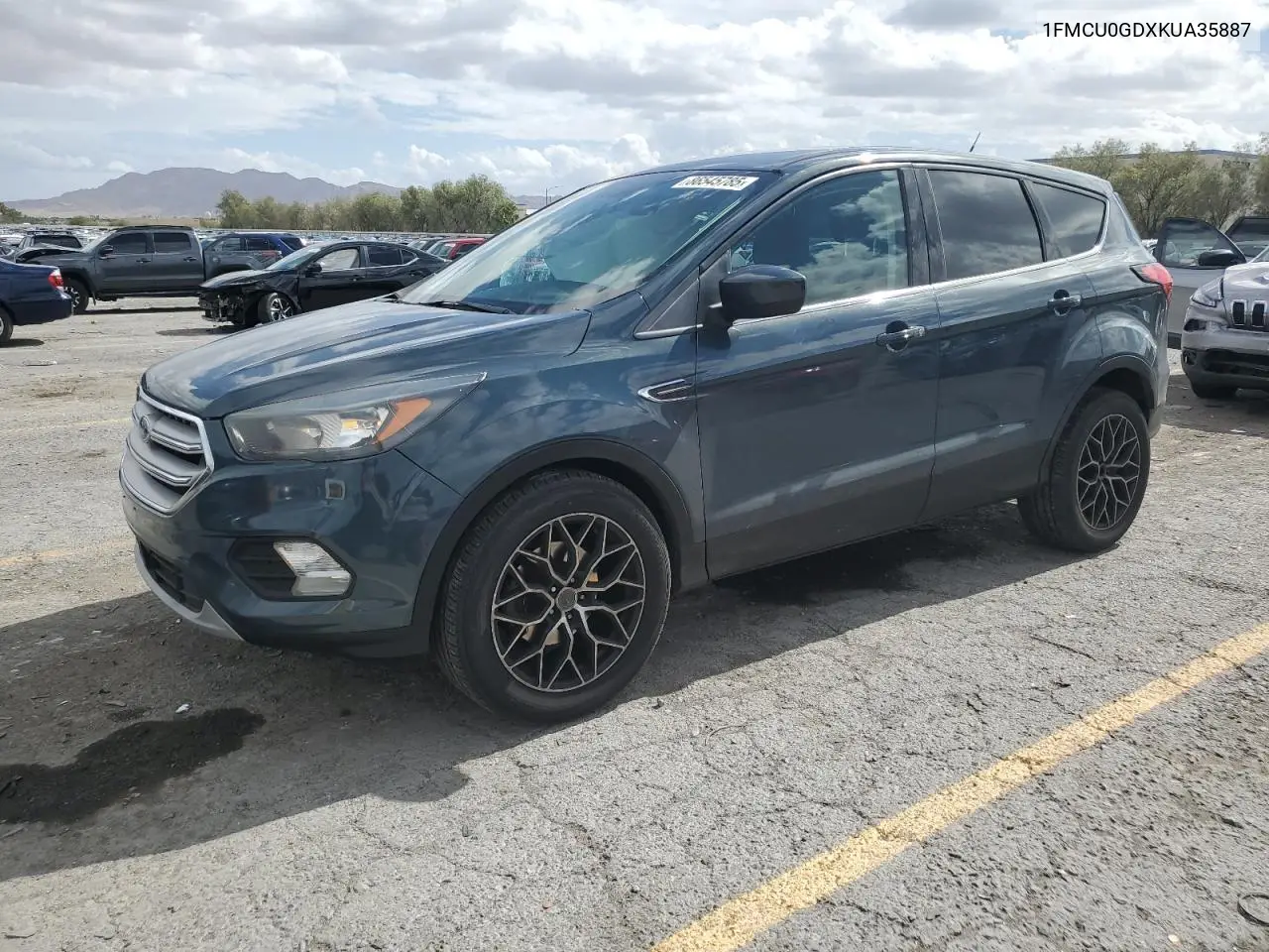 1FMCU0GDXKUA35887 2019 Ford Escape Se