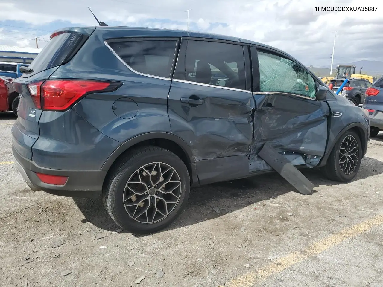 1FMCU0GDXKUA35887 2019 Ford Escape Se