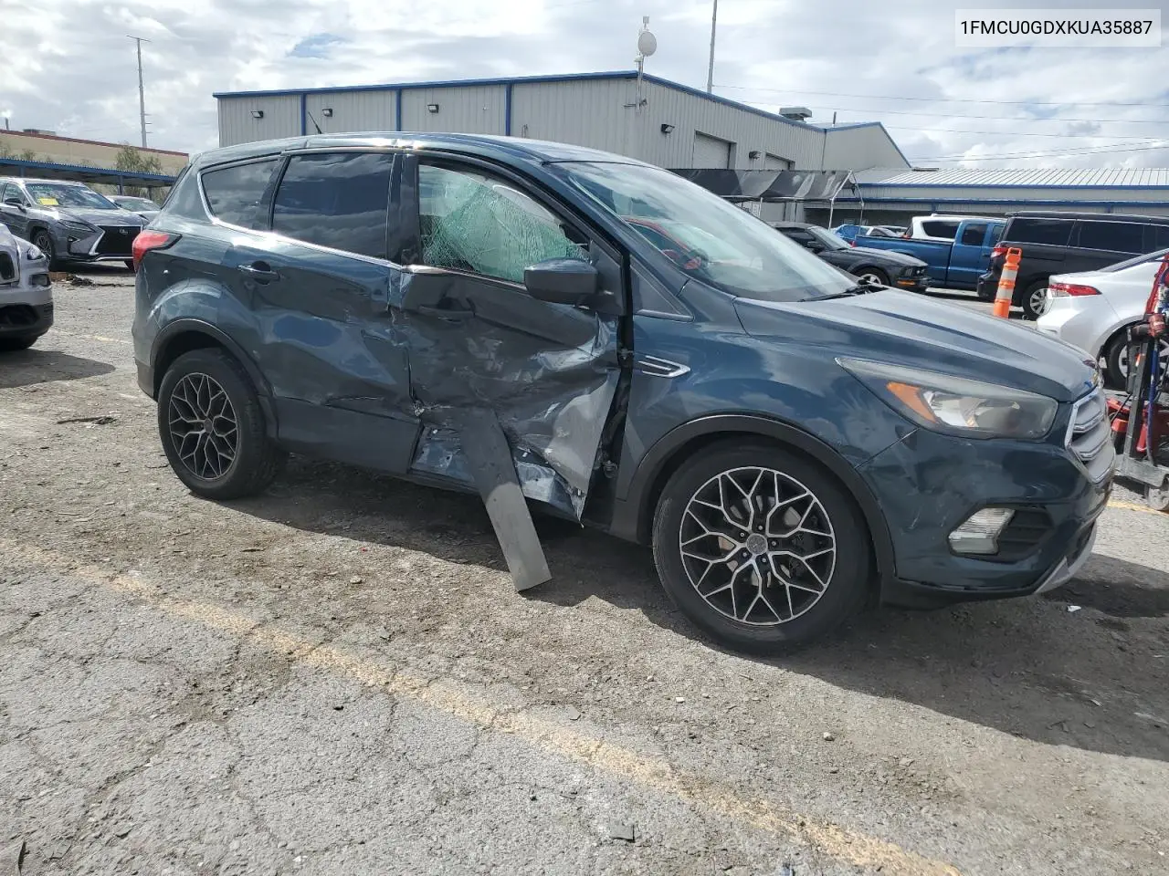 1FMCU0GDXKUA35887 2019 Ford Escape Se