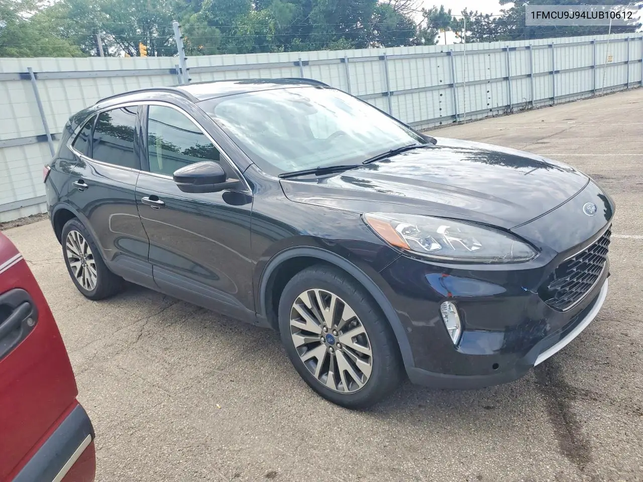 1FMCU9J94LUB10612 2020 Ford Escape Titanium