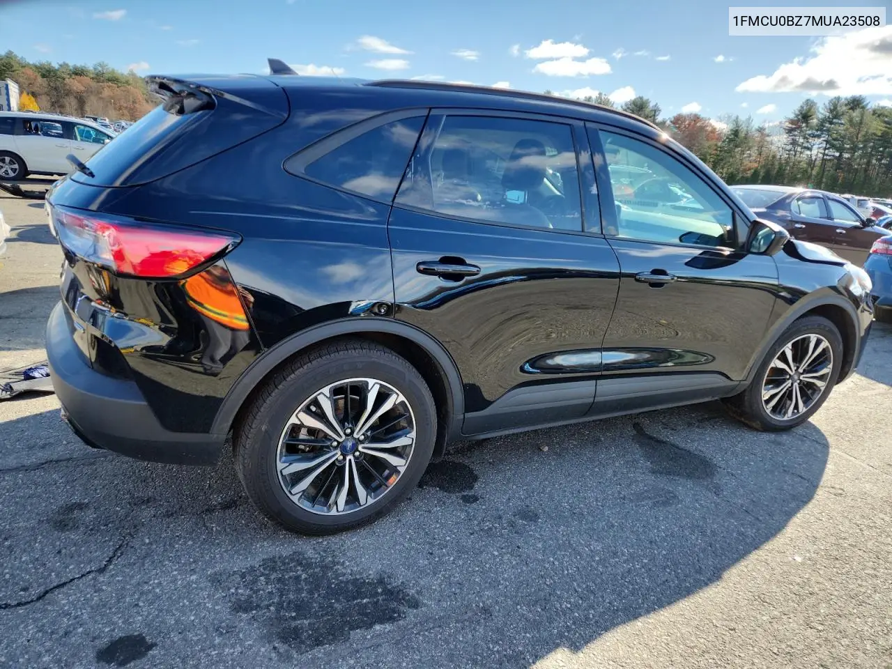 1FMCU0BZ7MUA23508 2021 Ford Escape Se