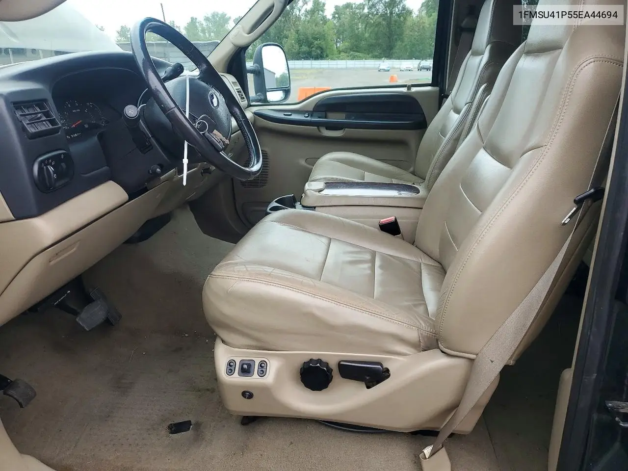 2005 Ford Excursion Xlt VIN: 1FMSU41P55EA44694 Lot: 53600446