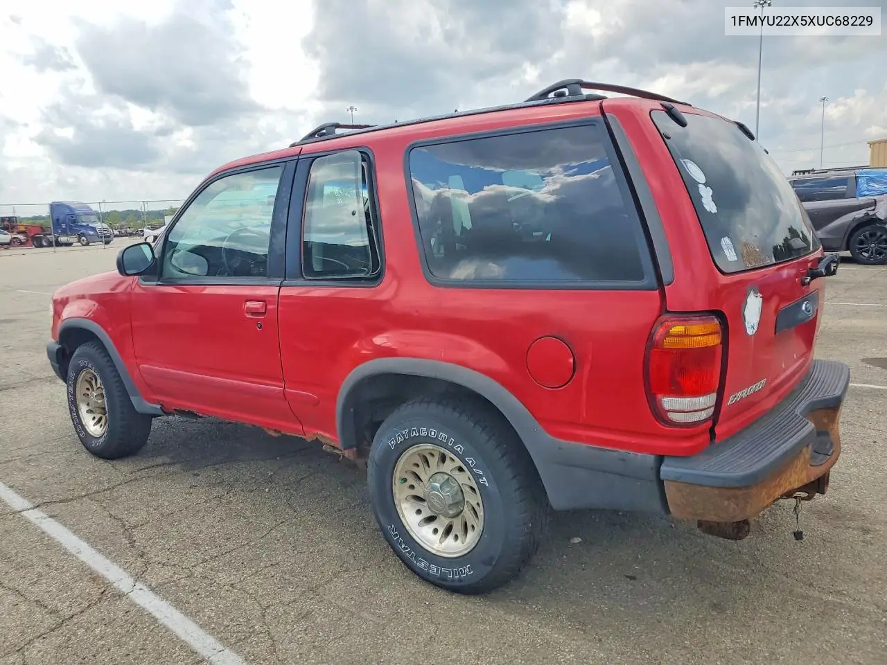 1999 Ford Explorer VIN: 1FMYU22X5XUC68229 Lot: 61872126