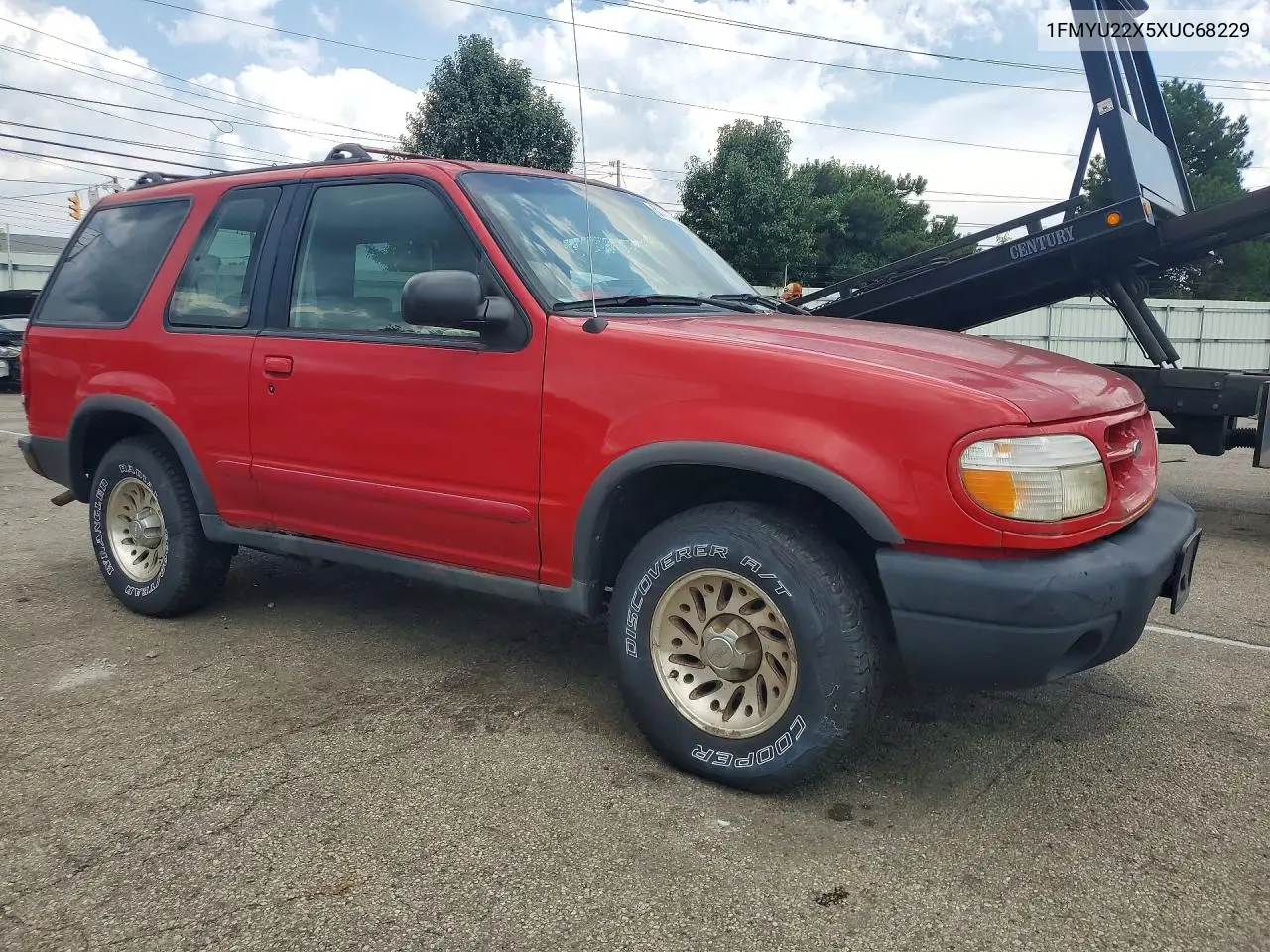 1999 Ford Explorer VIN: 1FMYU22X5XUC68229 Lot: 61872126