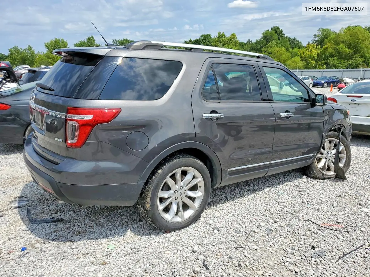 1FM5K8D82FGA07607 2015 Ford Explorer Xlt
