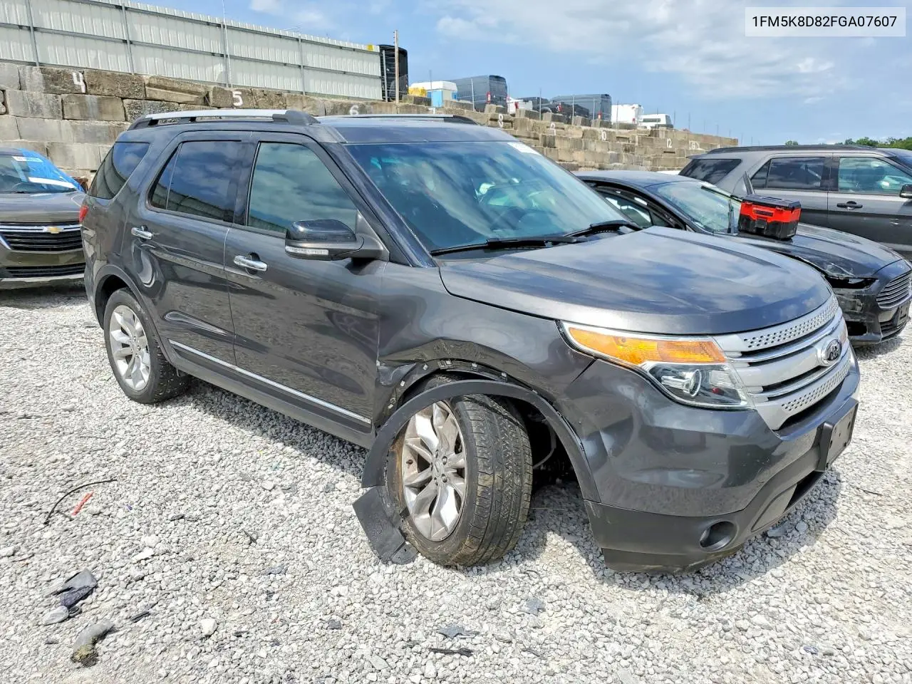 1FM5K8D82FGA07607 2015 Ford Explorer Xlt