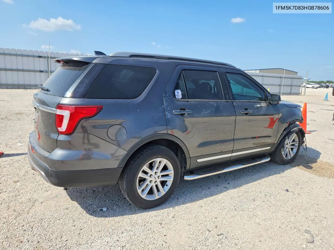 1FM5K7D83HGB78606 2017 Ford Explorer Xlt