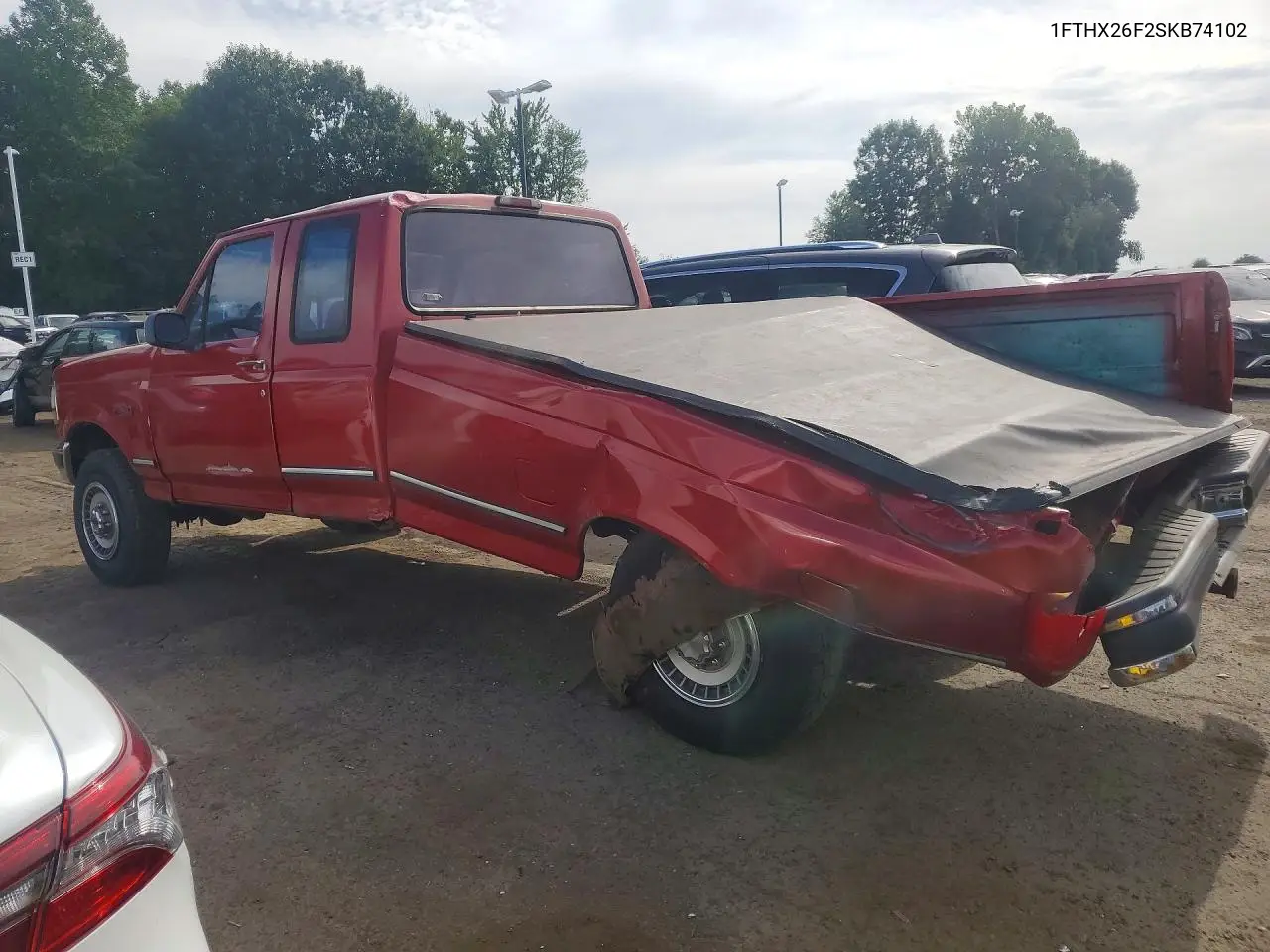 1995 Ford F250 VIN: 1FTHX26F2SKB74102 Lot: 61118286