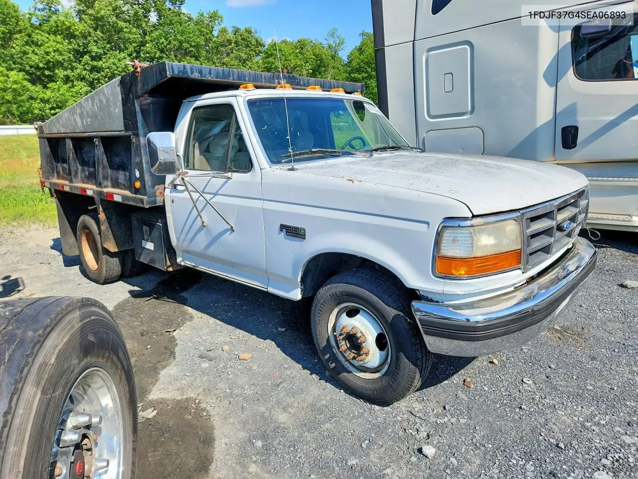 1995 Ford F350 Super Duty Dump Truck VIN: 1FDJF37G4SEA06893 Lot: 61215306