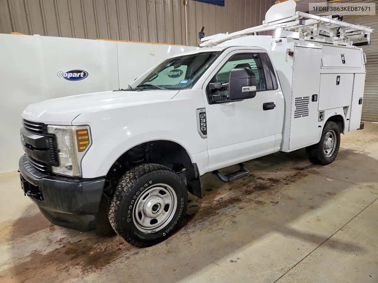 2019 Ford F350 Super Duty Utility / Service Truck VIN: 1FDRF3B63KED87671 Lot: 79056475