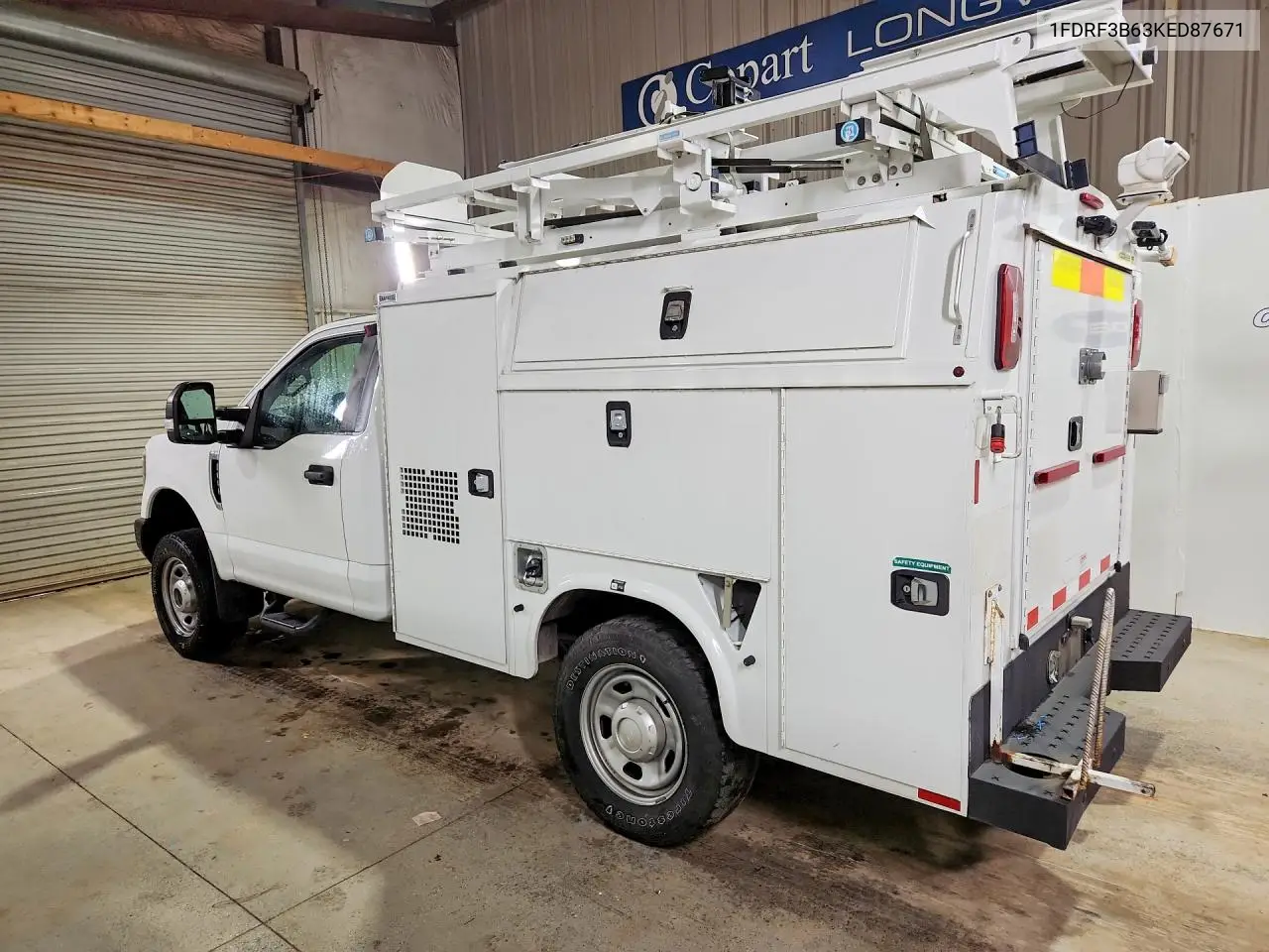2019 Ford F350 Super Duty Utility / Service Truck VIN: 1FDRF3B63KED87671 Lot: 79056475