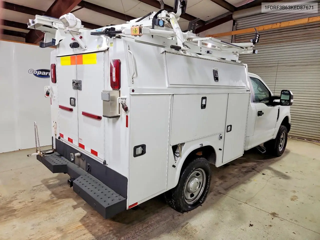 2019 Ford F350 Super Duty Utility / Service Truck VIN: 1FDRF3B63KED87671 Lot: 79056475