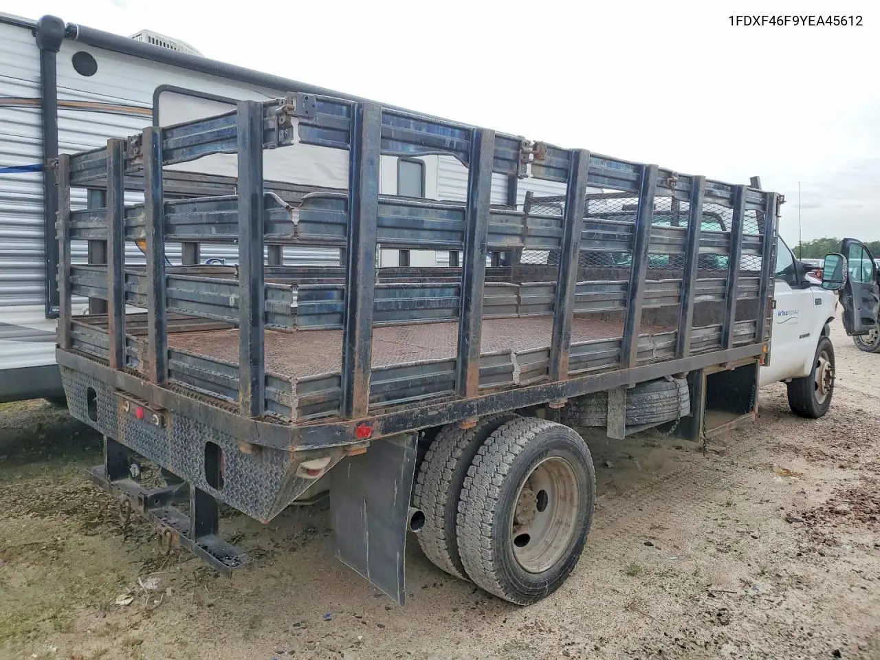 2000 Ford F450 VIN: 1FDXF46F9YEA45612 Lot: 50450836