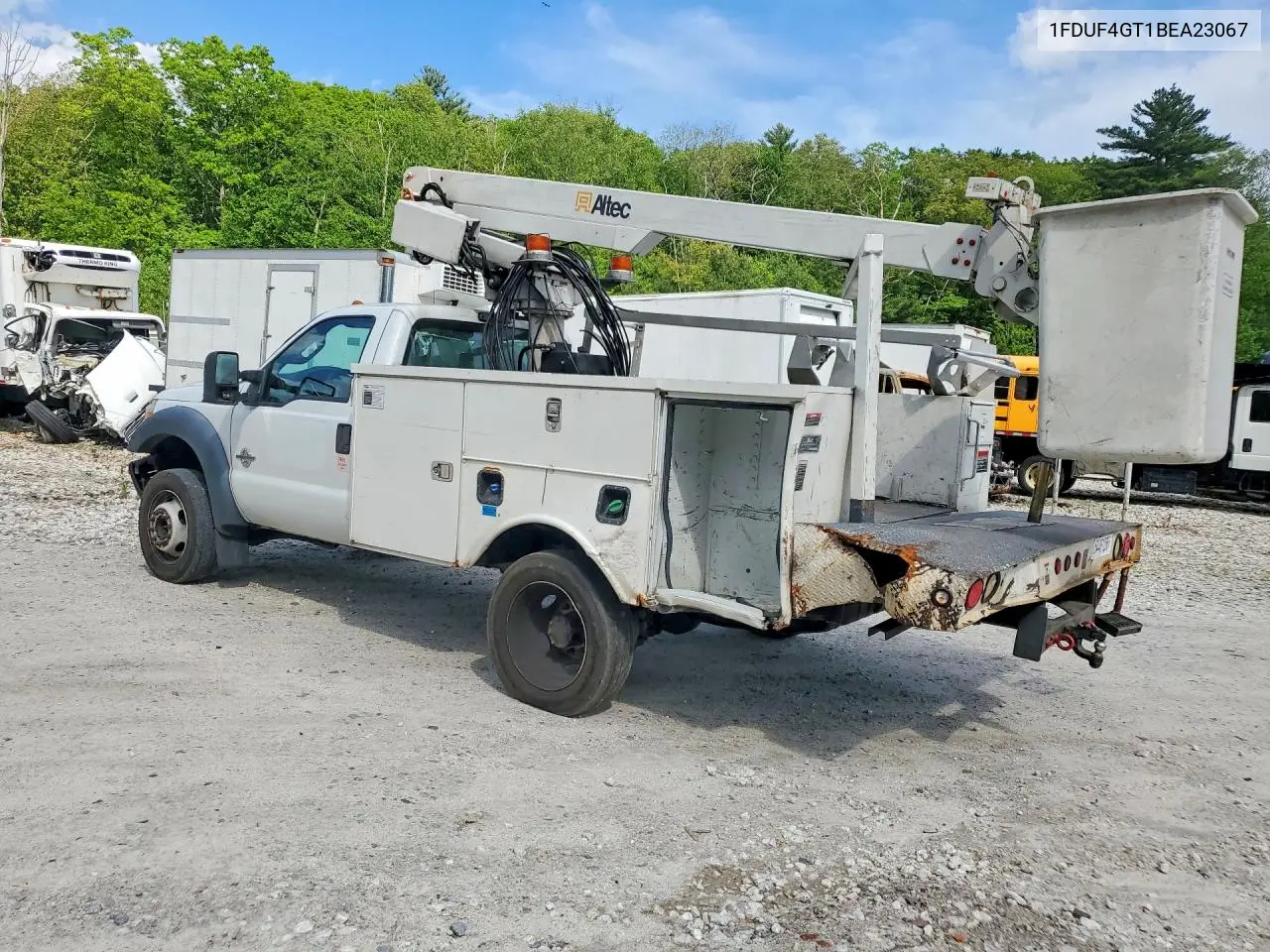 2011 Ford F450 Super - Bucket Truck VIN: 1FDUF4GT1BEA23067 Lot: 57272016