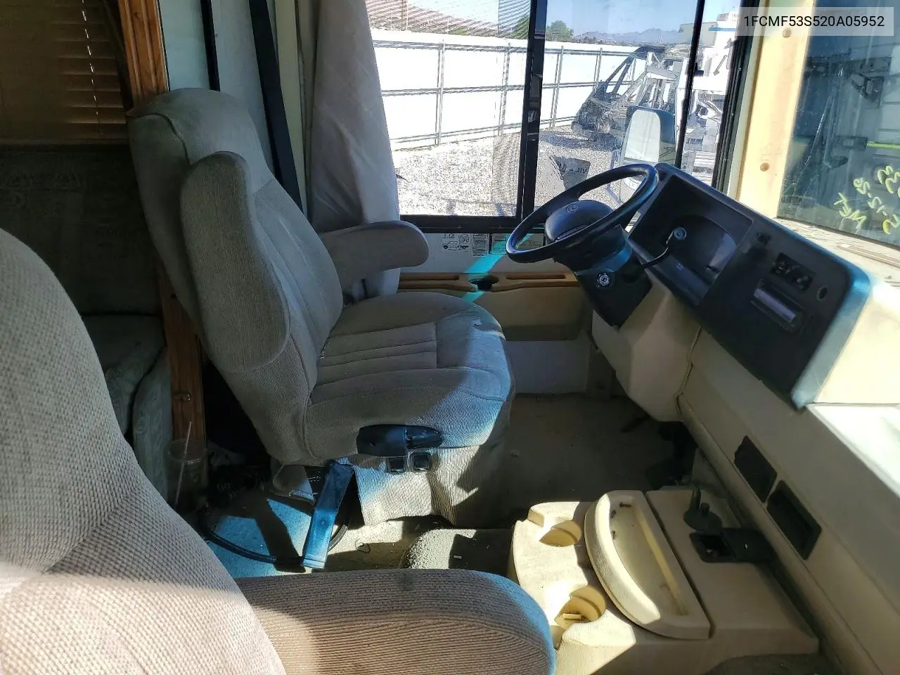 2002 Winnebago Sightseer Camper VIN: 1FCMF53S520A05952 Lot: 59652506