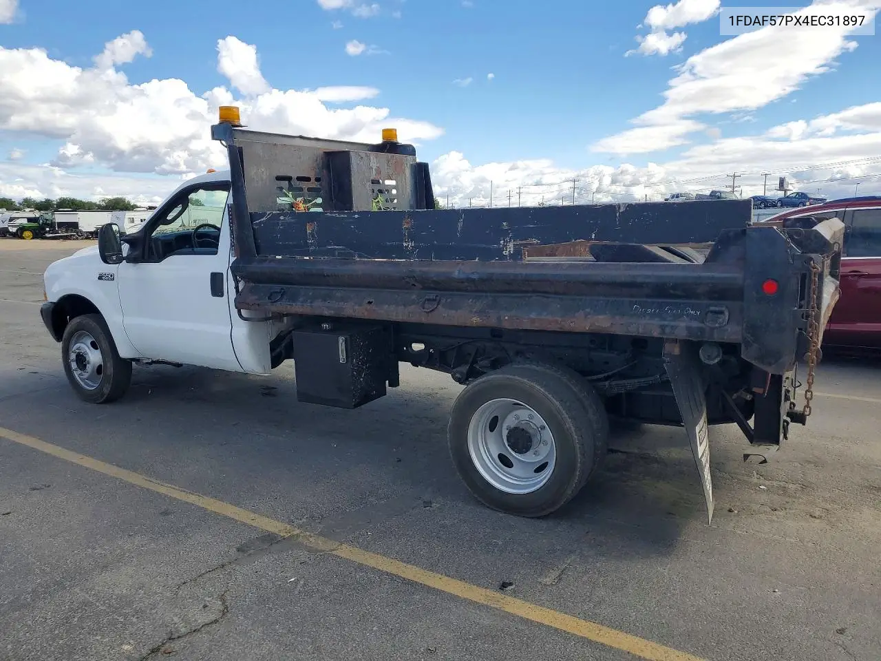 2004 Ford F550 Super Duty Dump Truck VIN: 1FDAF57PX4EC31897 Lot: 56982016