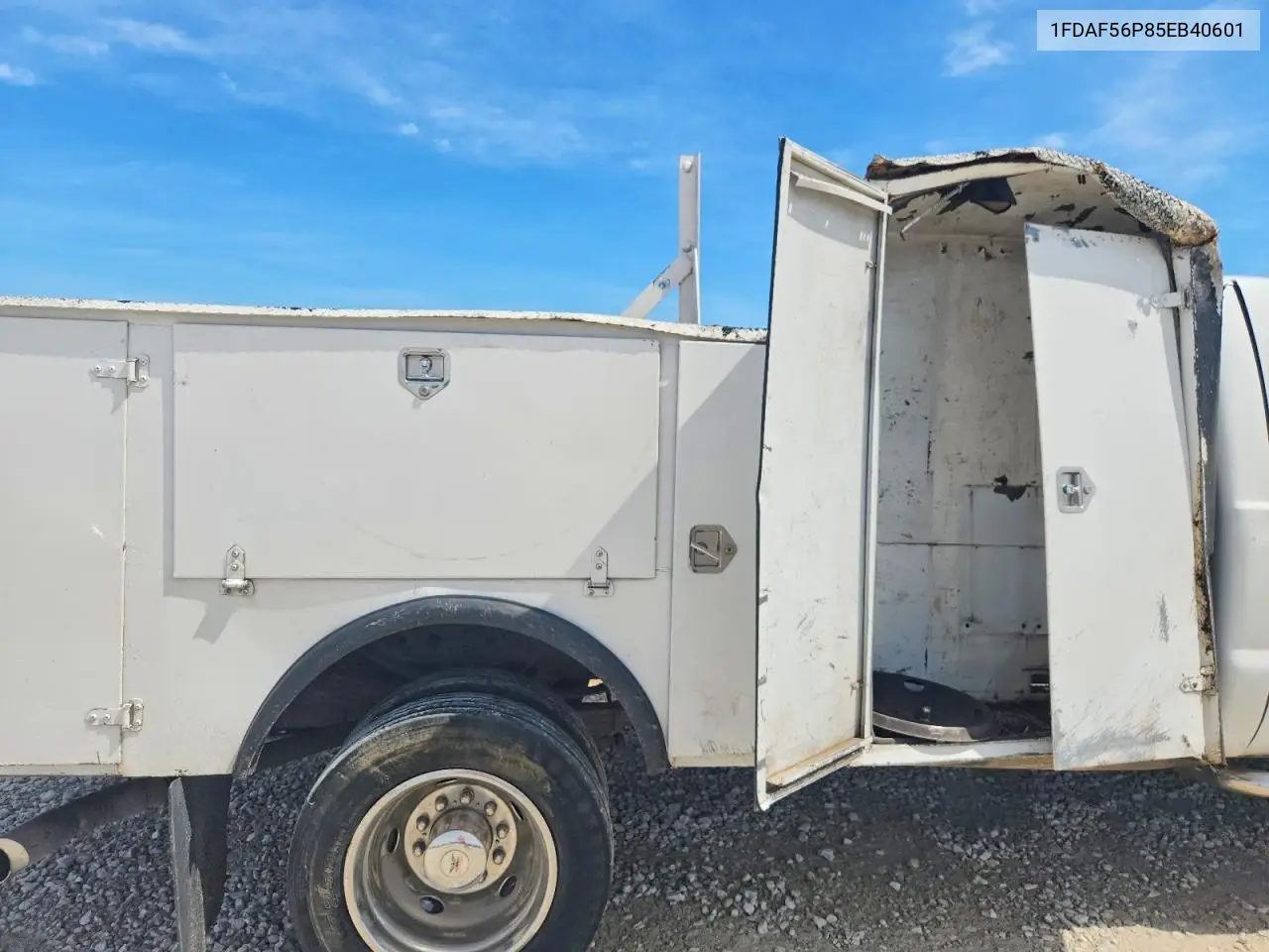 2005 Ford F550 Super Duty VIN: 1FDAF56P85EB40601 Lot: 58112456